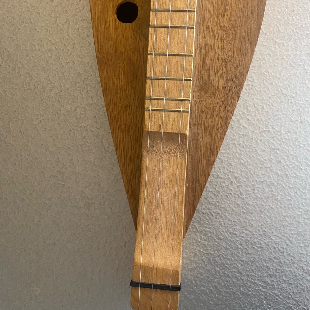 Dulcimer - Picture 4 of 8
